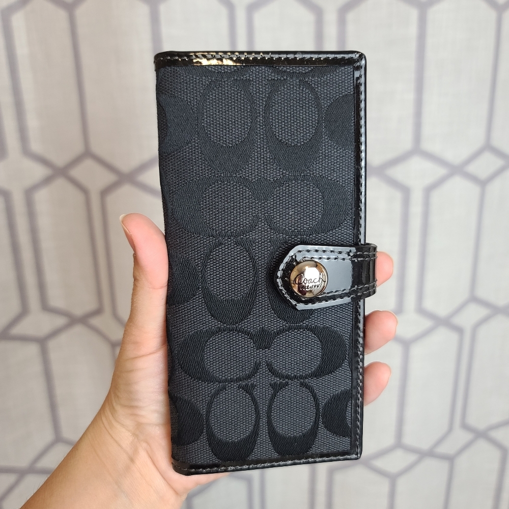 Coach wallet snap closure